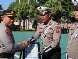 Wujud Apresiasi Atas Kinerja Anggotanya Kapolres Batu Berikan Reward