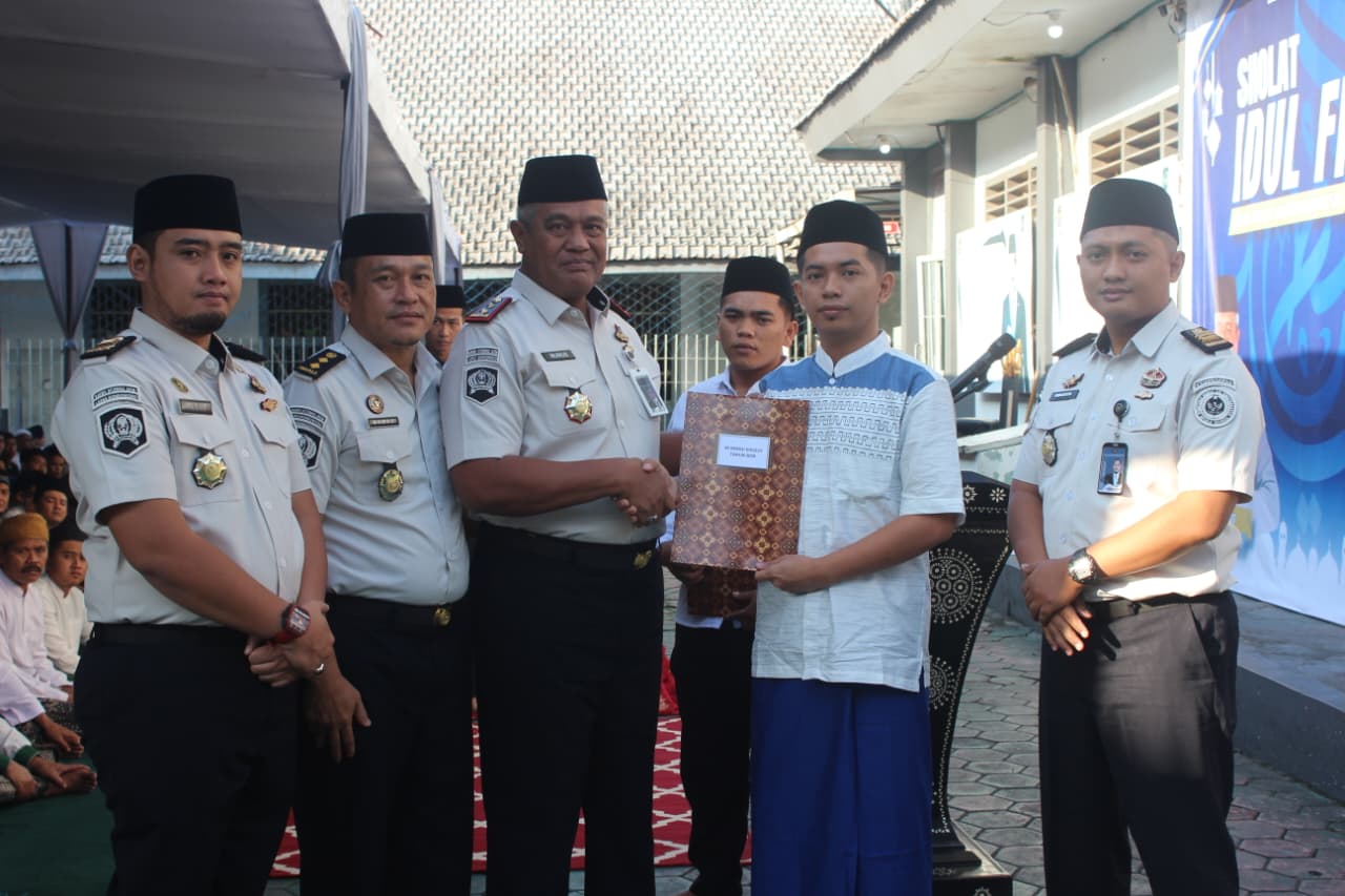 Warga Binaan Lapas Kelas II B Bondowoso, Terima Remisi Usai Salat Idulfitri 1447 H
