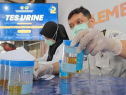 Konsisten Mewujudkan Zero Halinar, Lapas Kelas 1 Malang Tes Urine 105 Petugas Lapas