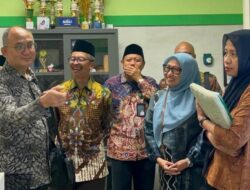 Kepala MAN 2 Kota Malang Sampaikan Paparan Menuju WBBM Dihadapan Perwakilan Kemenpan RB