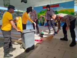 Sambut Hari Bhayangkara ke-80, Polres Malang Bersih-Bersih Vihara di Lawang