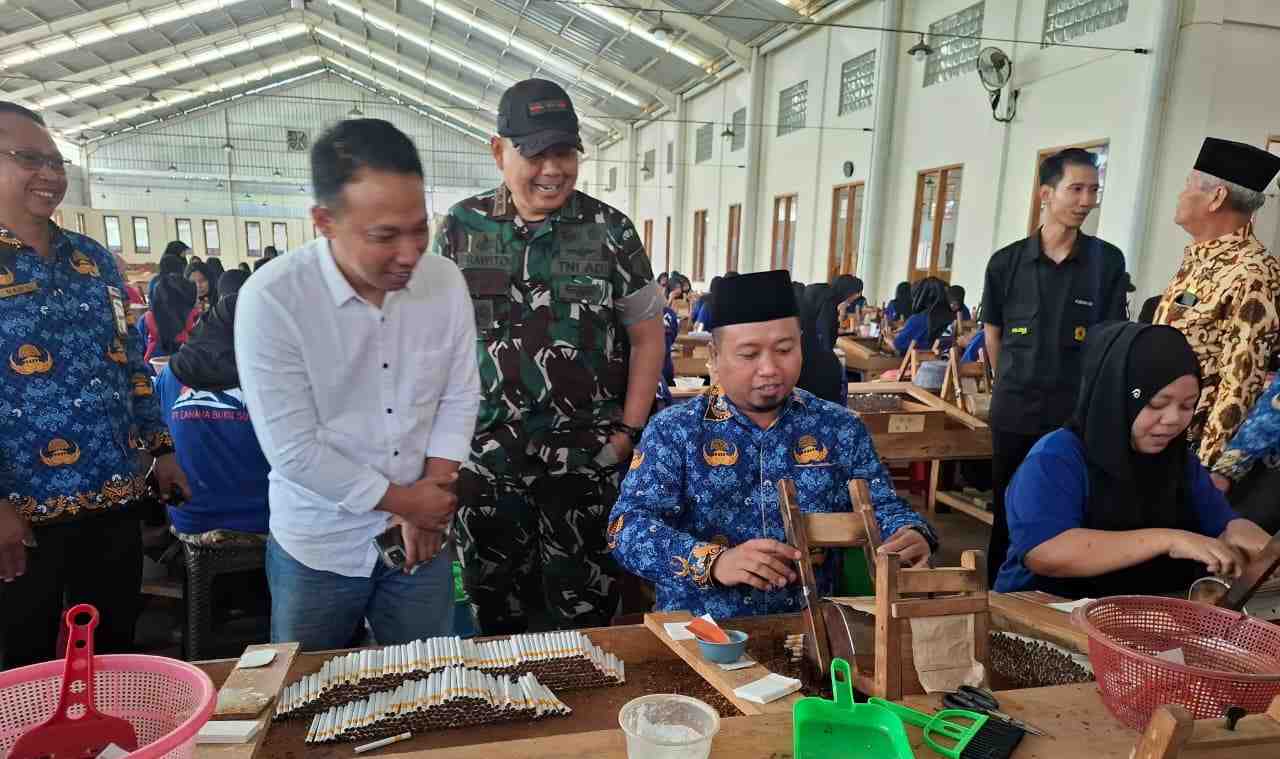Wabup Bondowoso Pastikan BLT DBHCHT 2026 Disalurkan Tepat Sasaran dan Tanpa Potongan