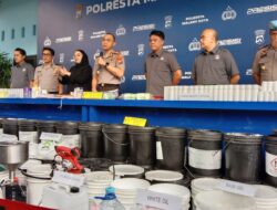 Sat Resnarkoba Polresta Malang Kota Bongkar Jaringan Penjualan Kosmetik Ilegal dengan Omzet Ratusan Juta Rupiah