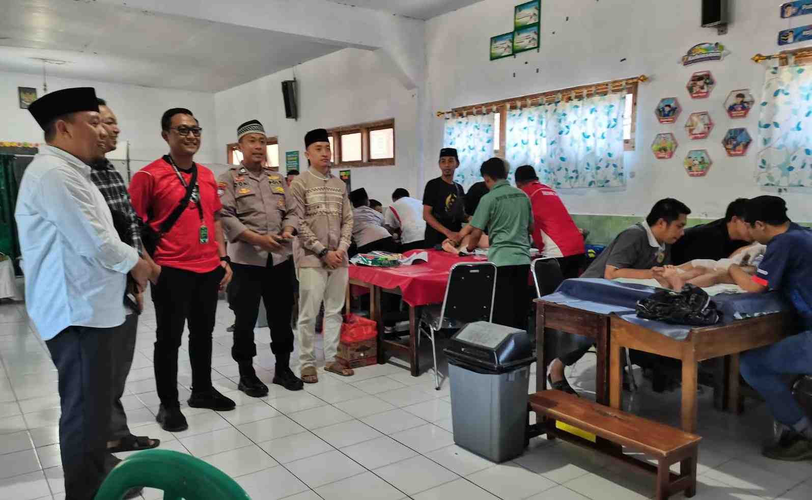MWCNU Tegalampel dan Klinik Al-Fatih Gelar Khitan Massal Gratis, 100 Anak Ikut Program Bakti Sosial