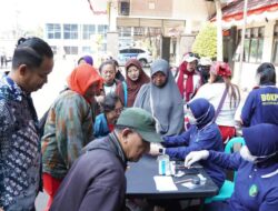 Perkuat Pelayanan Tim Dokkes Polresta Malang Kota Gelar Bakti Kesehatan Gratis