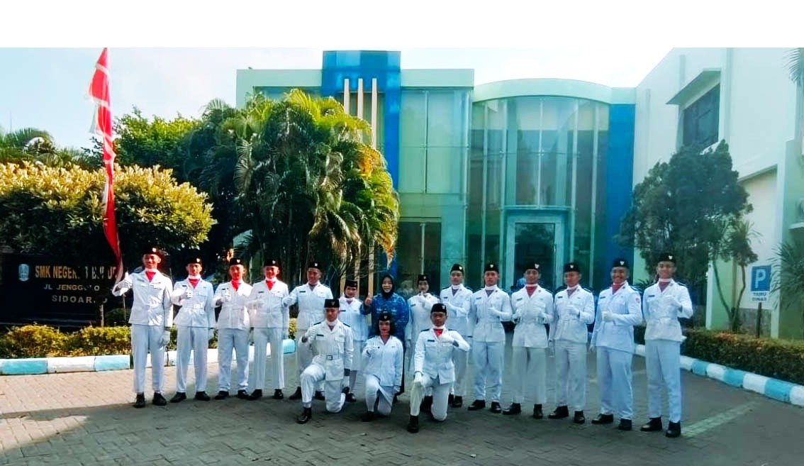 SMK Negeri 3 Buduran Gelar Upacara HUT ke-81 RI, Kobarkan Semangat Generasi Vokasi Berdaya Saing Global