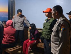 Polres Malang Lanjutkan Evakuasi Terhadap 2 dari 9 Pendaki Ilegal ke Batu Tulis Malang