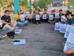 Doa Bersama Jurnalis dan Polisi Bondowoso untuk Wartawan-Kru yang Hilang