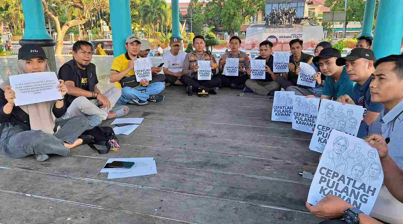 Doa Bersama Jurnalis dan Polisi Bondowoso untuk Wartawan-Kru yang Hilang