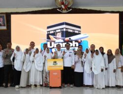 Konsisten Jalankan BDKS, 6 Nasabah BTPN Syariah Bondowoso Raih Hadiah Umrah Gratis