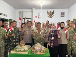 Keharmonisan TNI Polri di HUT ke-81 TNI, Tertuang Lewat Tumpeng dan Bait Puisi dari Kapolsek Dau Kompol Sigit