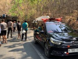 Pulang Karnaval, Truk Terguling Seruduk Pemotor Memakan Korban Jiwa