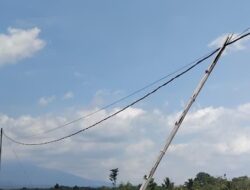 Kabel PLN Disangga Bambu, Warga Sukodono Khawatir Keselamatan Anak Sekolah
