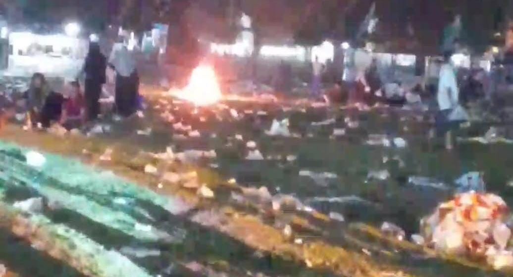 DLH Bondowoso Kerahkan 35 Petugas, Angkut 3 Ton Sampah Usai Pengajian Akbar Gus Iqdam